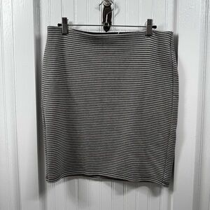 Ann Taylor loft black white stripe Pencil Skirt work church modest stretch sz M